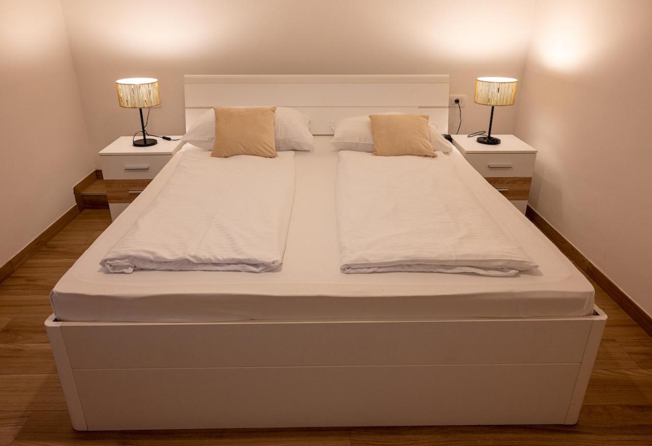Zvane Apartment